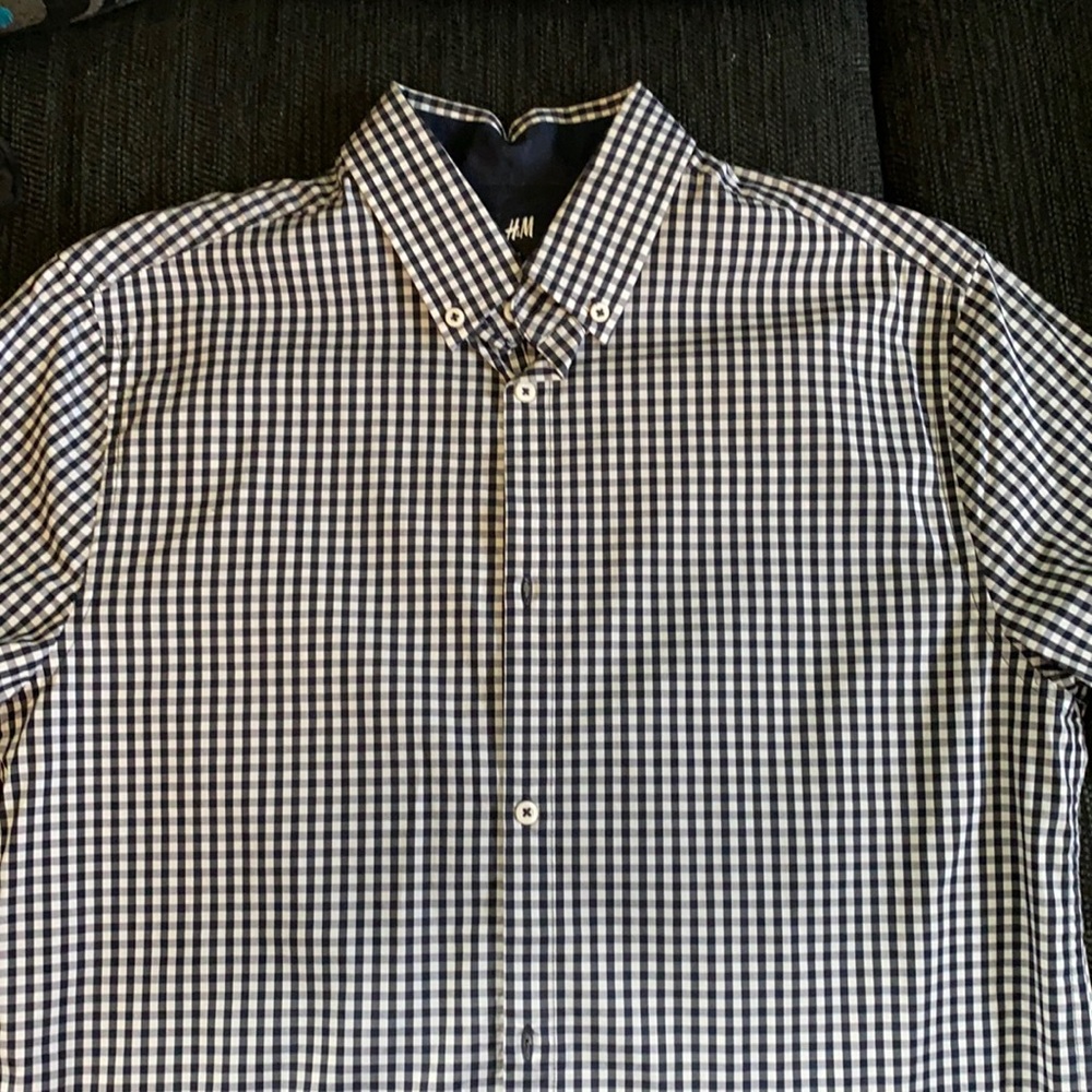 H&M Black & Grey Gingham Medium Button Down Shirt